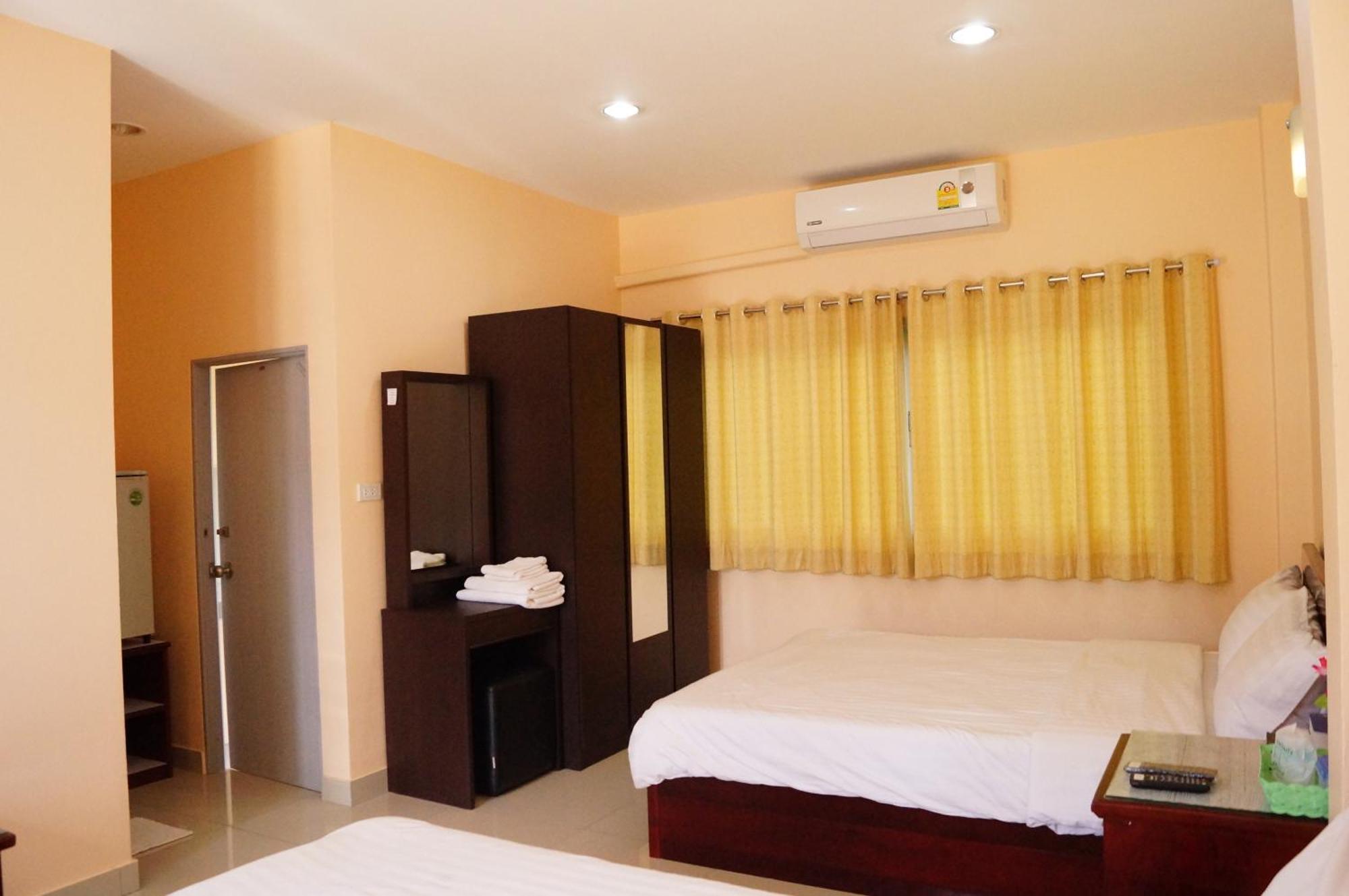 Jirasin Hotel & Apartment Ranong Rum bild