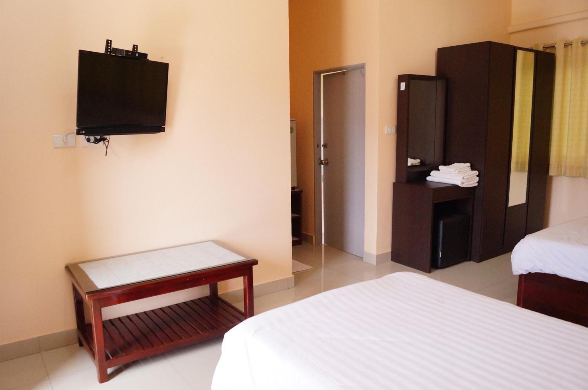 Jirasin Hotel & Apartment Ranong Rum bild