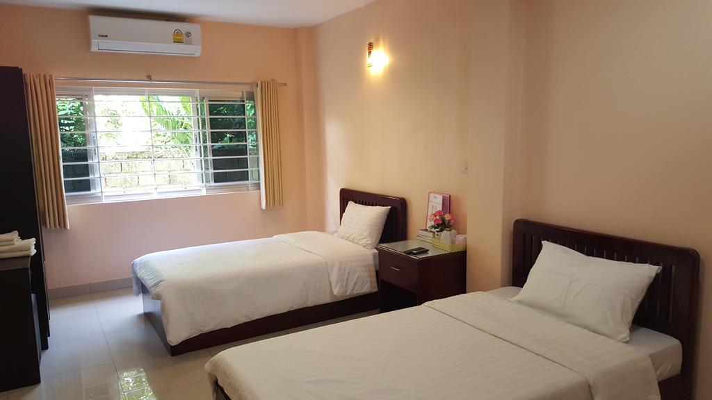 Jirasin Hotel & Apartment Ranong Rum bild