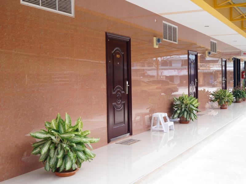 Jirasin Hotel & Apartment Ranong Exteriör bild