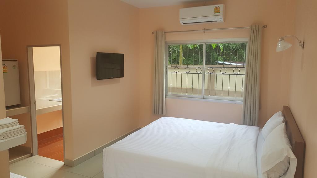 Jirasin Hotel & Apartment Ranong Exteriör bild