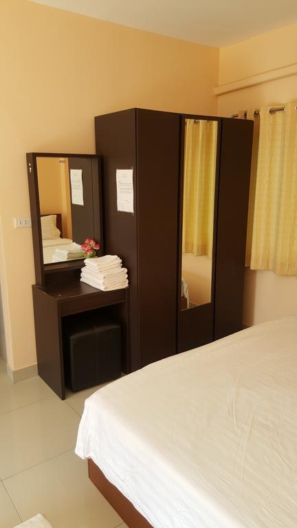 Jirasin Hotel & Apartment Ranong Exteriör bild