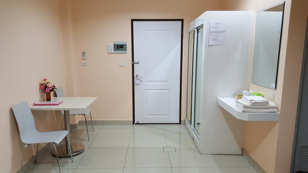 Jirasin Hotel & Apartment Ranong Exteriör bild