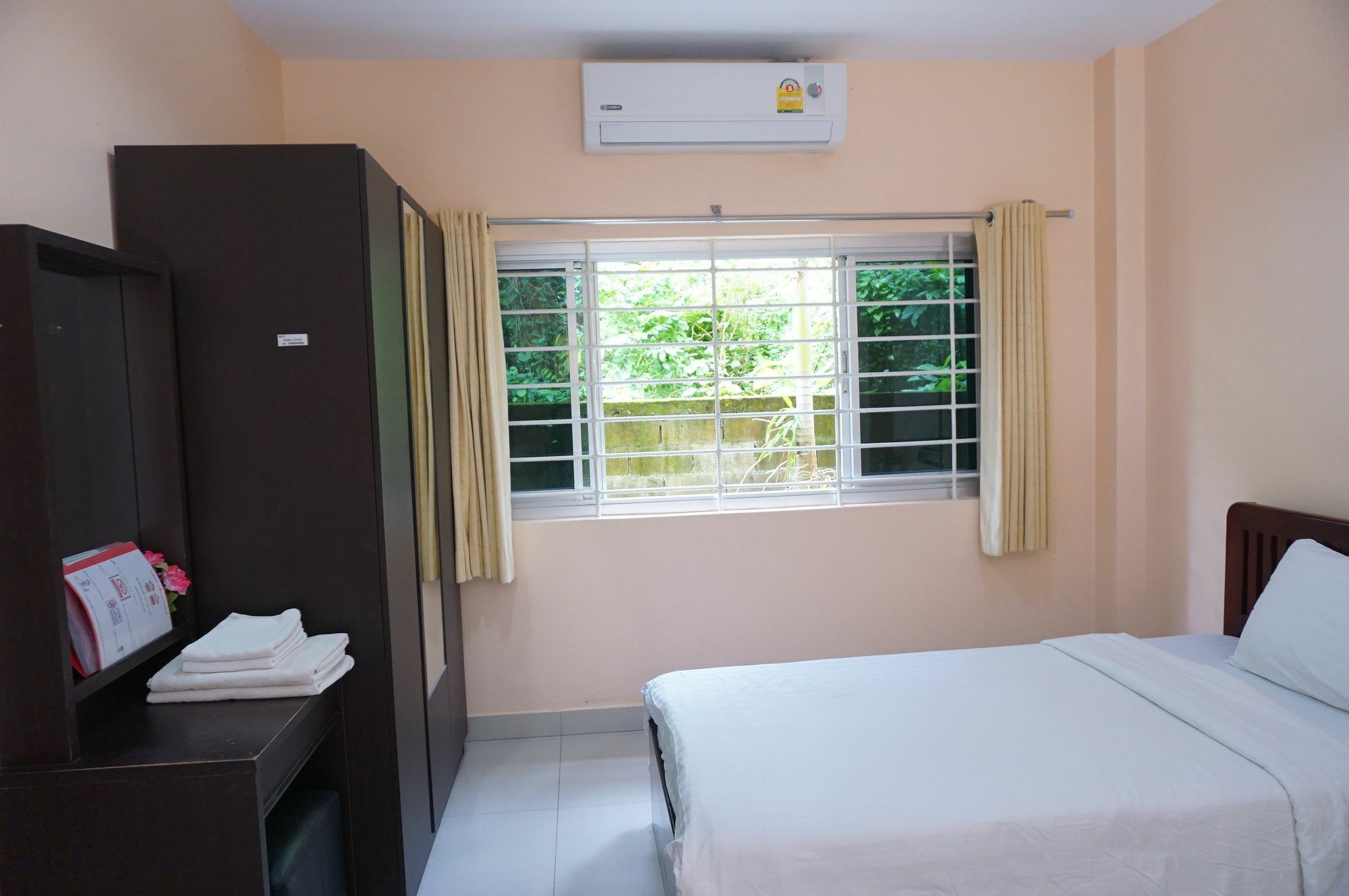 Jirasin Hotel & Apartment Ranong Exteriör bild
